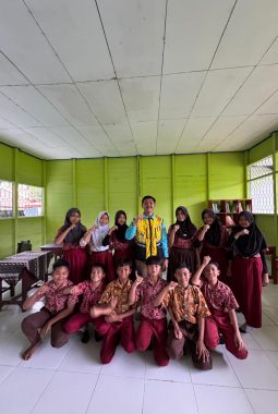 Edukasi Motivasi Siswa, PT TTA Dorong Cita-Cita di Paring Lahung
