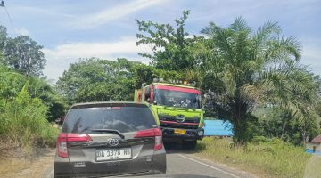 Bahu Jalan Nyaris Tak Ada, Sopir Minta BPJN Bertindak