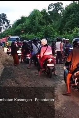 Gorong-Gorong Aramco Berusia 36 Tahun Ambrol, Balai Jalan Lakukan Penanganan Darurat